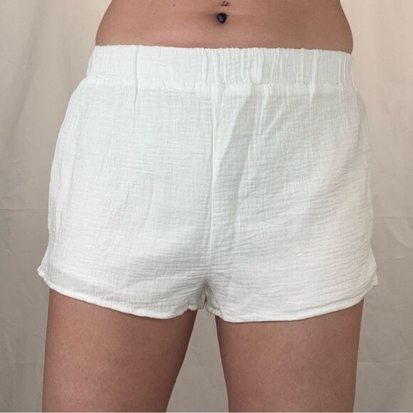 Forever 21 Pants - Forever 21 White Athletic Shorts Lined Pull On Textured Women’s M